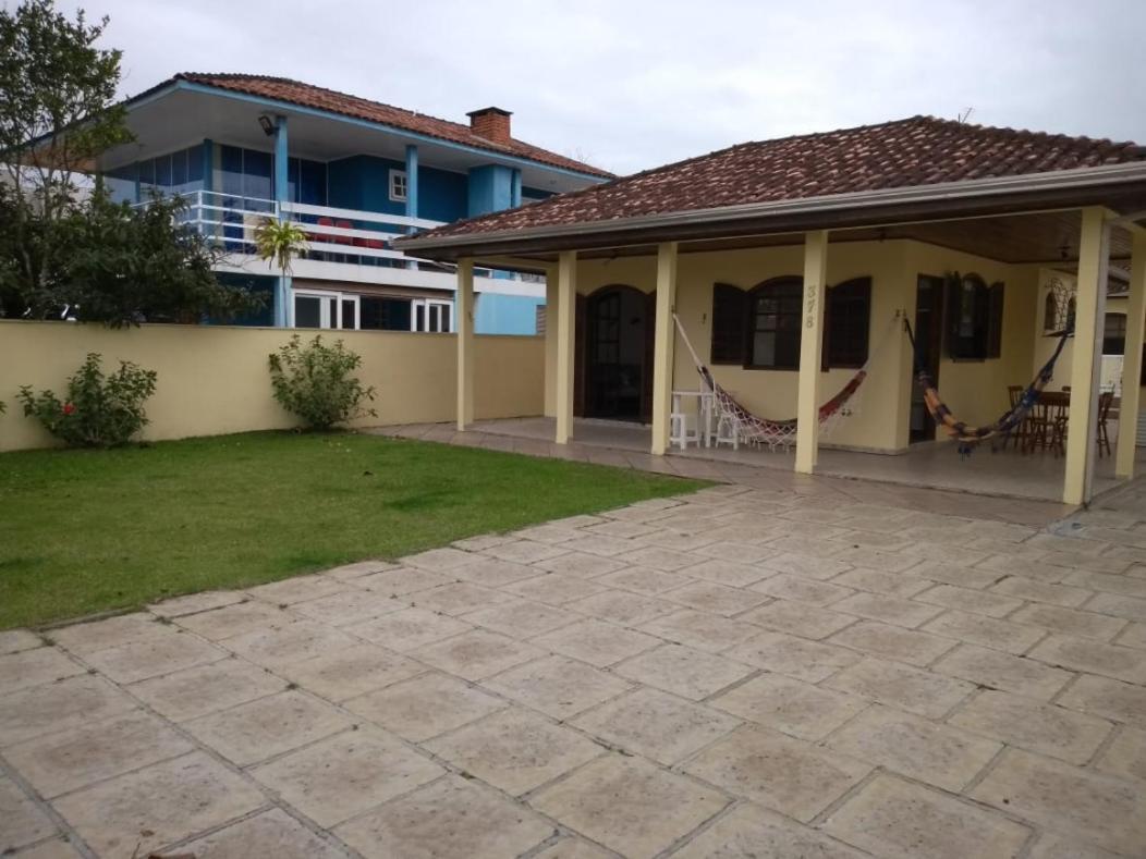 Casa Guaratuba Espacosa E Confortavel Экстерьер фото